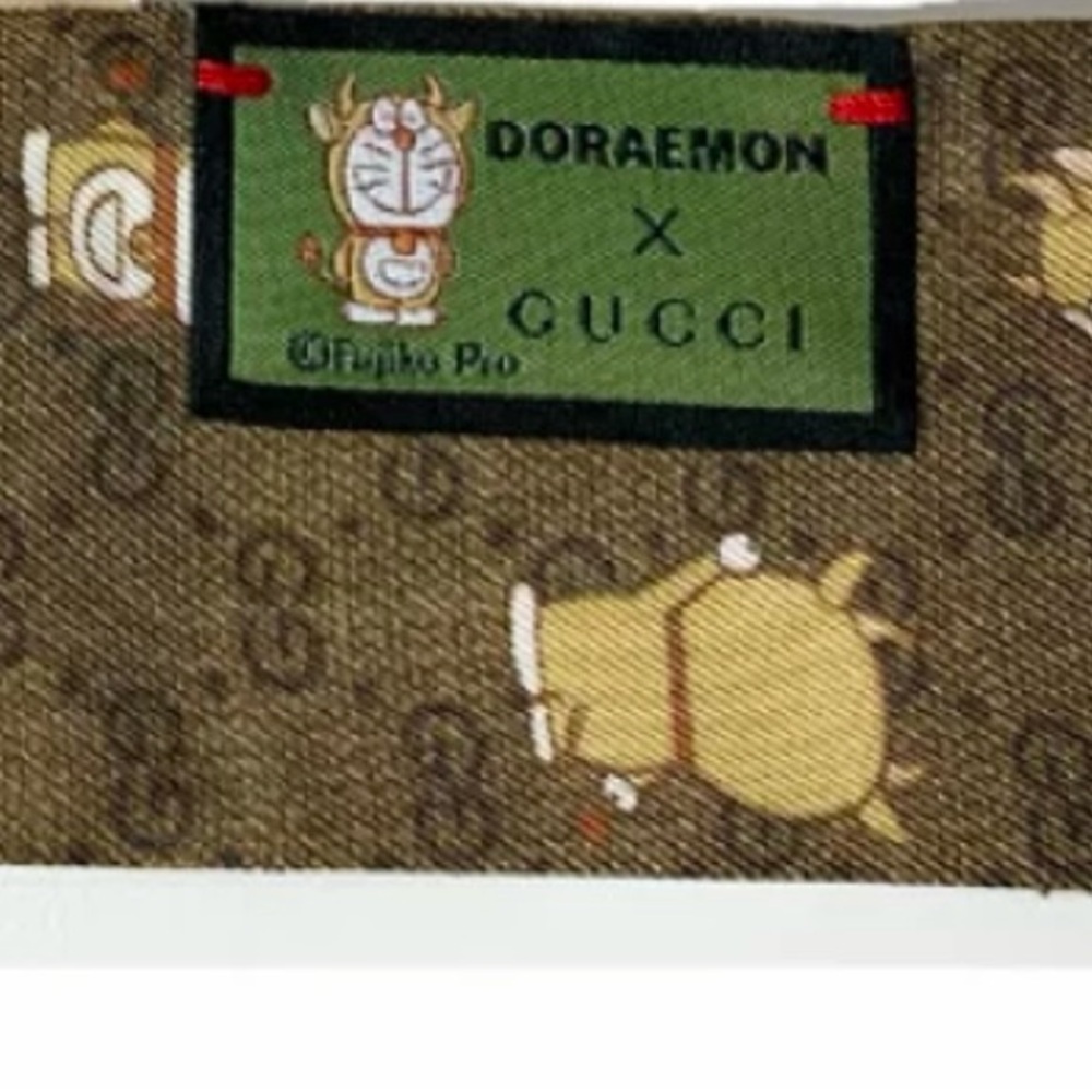 Gucci x Doraeman Limited Edition Mini Scarf/Twilly - Picture 5 of 8